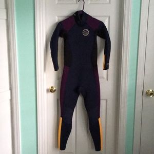 Rip Curl Women’s wetsuit.